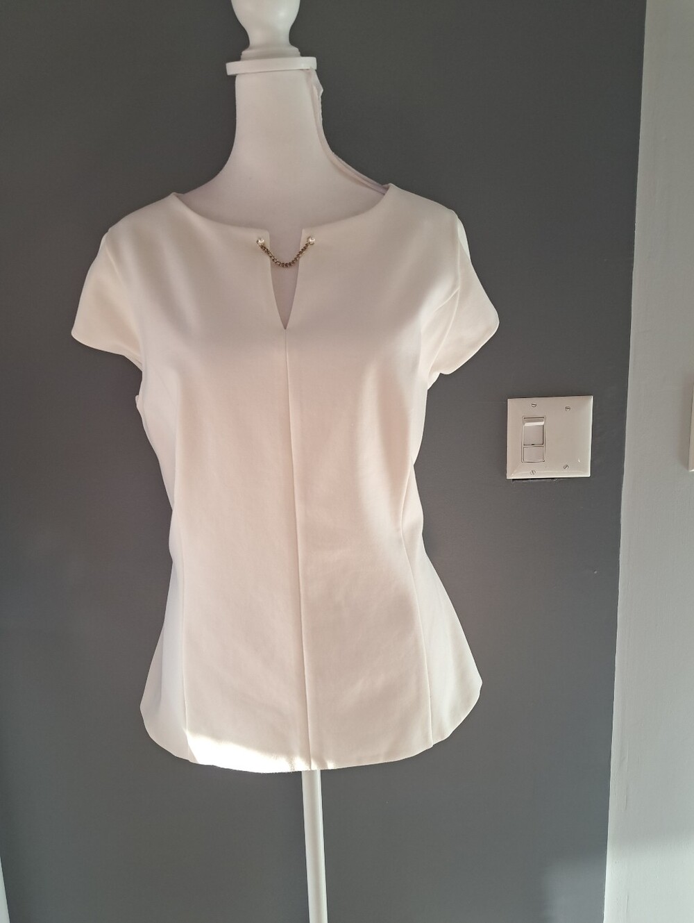 NWT White House Black Market White Short-Sleeve Chain-Detail Blouset Bodice Tank